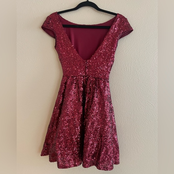 B. DARLIN Crimson sequin mini dress - Picture 2 of 10